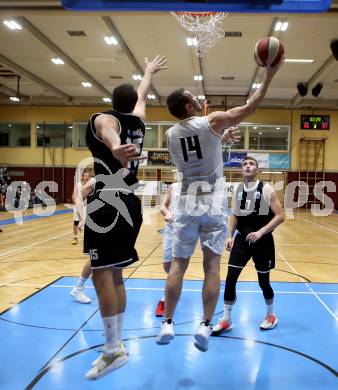 Basketball Zweite Liga 2020/2021. Grunddurchgang 3. Runde. Woerthersee Piraten gegen  RAIDERS Tirol. Maximilian Konovjanek, (Piraten), Oliver Vujakovic  (Tirol). Klagenfurt, am 10.10.2020.
Foto: Kuess
www.qspictures.net

---
pressefotos, pressefotografie, kuess, qs, qspictures, sport, bild, bilder, bilddatenbank