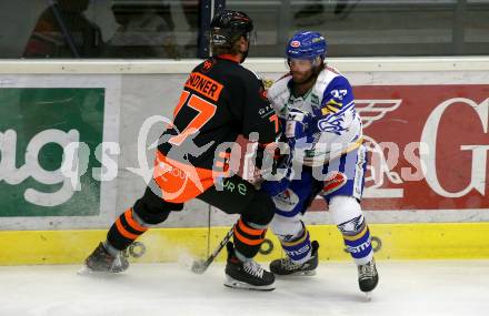 EBEL. Eishockey Bundesliga. VSV gegen Moser Medical Graz99ers.  Martin Ulmer,  (VSV), Philipp Lindner (Graz). Villach, am 11.10.2020.
Foto: Kuess
www.qspictures.net
---
pressefotos, pressefotografie, kuess, qs, qspictures, sport, bild, bilder, bilddatenbank