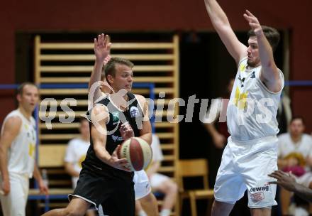 Basketball Zweite Liga 2020/2021. Grunddurchgang 3. Runde. Woerthersee Piraten gegen  RAIDERS Tirol. Christof Gspandl,  (Piraten), Elvic Keric (Tirol). Klagenfurt, am 10.10.2020.
Foto: Kuess
www.qspictures.net

---
pressefotos, pressefotografie, kuess, qs, qspictures, sport, bild, bilder, bilddatenbank