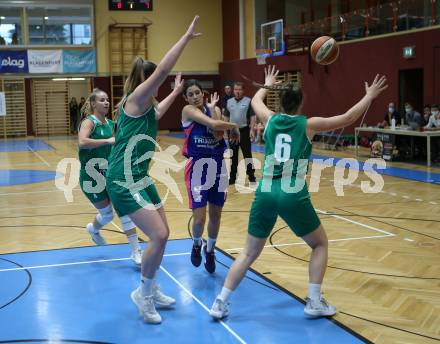 Basketball Damen Superliga 2020/2021. Grunddurchgang 2. Runde.  KOS Celovec Damen gegen UBSC-DBBC Graz. Tina More, Nikolina Sofric, Alina Seher (KOS Celovec), Simone Kuzma (Graz). Klagenfurt, am 11.10.2020.
Foto: Kuess
www.qspictures.net

---
pressefotos, pressefotografie, kuess, qs, qspictures, sport, bild, bilder, bilddatenbank