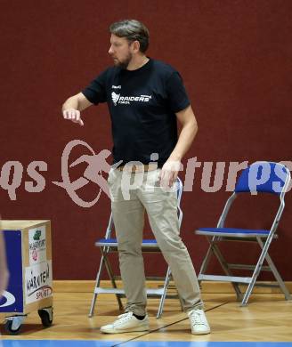 Basketball Zweite Liga 2020/2021. Grunddurchgang 3. Runde. Woerthersee Piraten gegen  RAIDERS Tirol.  Trainer Amir Medinov (Tirol). Klagenfurt, am 10.10.2020.
Foto: Kuess
www.qspictures.net

---
pressefotos, pressefotografie, kuess, qs, qspictures, sport, bild, bilder, bilddatenbank