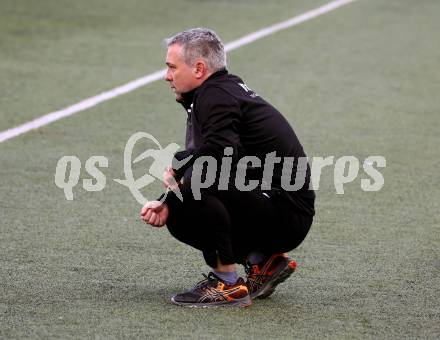Fussball. 2. Klasse A. Spittal/Drau 1b gegen Ainet. Trainer Arno Krall  (Spittal). Spittal, 10.10.2020.
Foto: Kuess
---
pressefotos, pressefotografie, kuess, qs, qspictures, sport, bild, bilder, bilddatenbank