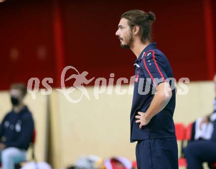 Volleyball Bundesliga. Woerthersee Loewen gegen UVC Ried. Trainer KOTSILIANOS Georgios (Woerthersee Loewen).  Klagenfurt, am 7.11.2020.
Foto: Kuess
---
pressefotos, pressefotografie, kuess, qs, qspictures, sport, bild, bilder, bilddatenbank