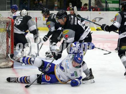 EBEL. Eishockey Bundesliga. VSV gegen Dornbirn Bulldogs. Felix Maxa,   (VSV),  Olivier Magnan (Dornbirn). Villach, am 10.11.2020.
Foto: Kuess
www.qspictures.net
---
pressefotos, pressefotografie, kuess, qs, qspictures, sport, bild, bilder, bilddatenbank