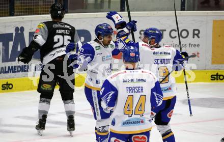 EBEL. Eishockey Bundesliga. VSV gegen Dornbirn Bulldogs.  Torjubel Sahir Gill, Kevin Schmidt,  Jamie Fraser,  (VSV). Villach, am 10.11.2020.
Foto: Kuess
www.qspictures.net
---
pressefotos, pressefotografie, kuess, qs, qspictures, sport, bild, bilder, bilddatenbank