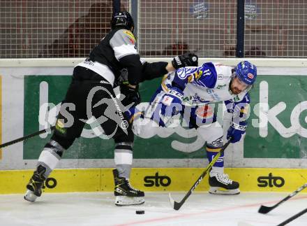EBEL. Eishockey Bundesliga. VSV gegen Dornbirn Bulldogs. Christof Wappis,   (VSV), Olivier Magnan (Dornbirn). Villach, am 10.11.2020.
Foto: Kuess
www.qspictures.net
---
pressefotos, pressefotografie, kuess, qs, qspictures, sport, bild, bilder, bilddatenbank