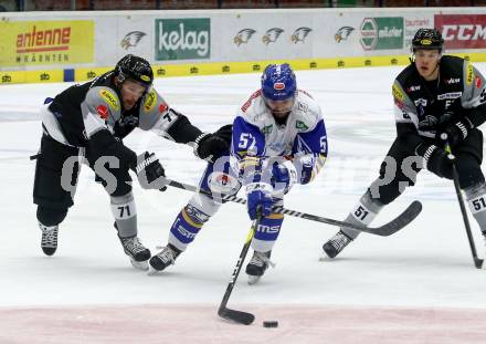 EBEL. Eishockey Bundesliga. VSV gegen Dornbirn Bulldogs.  Matt Mangene,  (VSV), Kevin Macierzynski (Dornbirn). Villach, am 10.11.2020.
Foto: Kuess
www.qspictures.net
---
pressefotos, pressefotografie, kuess, qs, qspictures, sport, bild, bilder, bilddatenbank