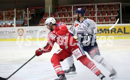 EBEL. Eishockey Bundesliga. KAC gegen	Hydro Fehervar AV 19.  Dennis Sticha, (KAC), Bence Stipsicz  (Alba Volan). Klagenfurt, am 12.11.2020.
Foto: Kuess
www.qspictures.net

---
pressefotos, pressefotografie, kuess, qs, qspictures, sport, bild, bilder, bilddatenbank