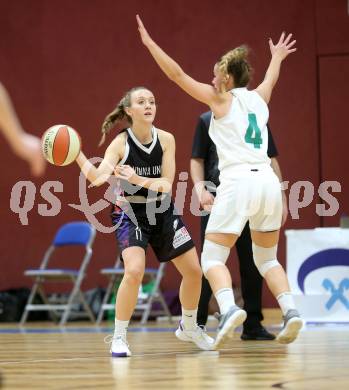Basketball Damen Superliga 2020/2021. Grunddurchgang 5. Runde.  KOS Celovec Damen gegen Vienna United PSV Capricorns. Tina More, (KOS Celovec), Marie-Christine Loderer (Vienna). Klagenfurt, am 14.11.2020.
Foto: Kuess
www.qspictures.net

---
pressefotos, pressefotografie, kuess, qs, qspictures, sport, bild, bilder, bilddatenbank