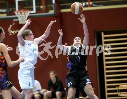 Basketball Damen Superliga 2020/2021. Grunddurchgang 5. Runde.  KOS Celovec Damen gegen Vienna United PSV Capricorns. Nikolina Sofric, (KOS Celovec), Agueda Trujillo (Vienna). Klagenfurt, am 14.11.2020.
Foto: Kuess
www.qspictures.net

---
pressefotos, pressefotografie, kuess, qs, qspictures, sport, bild, bilder, bilddatenbank
