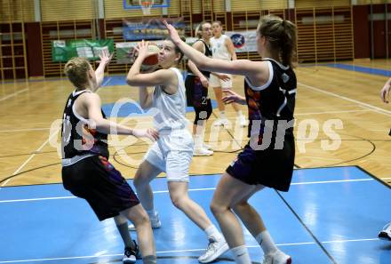 Basketball Damen Superliga 2020/2021. Grunddurchgang 5. Runde.  KOS Celovec Damen gegen Vienna United PSV Capricorns. Alina Seher, (KOS Celovec), Michelle Slunecko, Veronika Heiss (Vienna). Klagenfurt, am 14.11.2020.
Foto: Kuess
www.qspictures.net

---
pressefotos, pressefotografie, kuess, qs, qspictures, sport, bild, bilder, bilddatenbank
