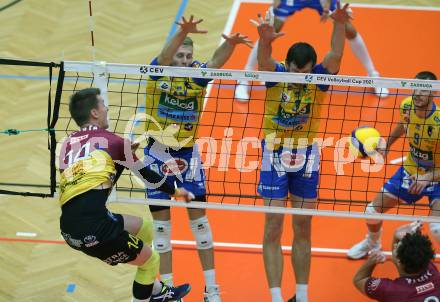 Volleyball. CEV Cup. SK Zadruga Aich/Dob gegen VK Dukla Liberec (CZE).   Blazej Podlesny, Michal Hruska (Aich/Dob). Bleiburg, am 18.11.2020.
Foto: Kuess
www.qspictures.net
---
pressefotos, pressefotografie, kuess, qs, qspictures, sport, bild, bilder, bilddatenbank