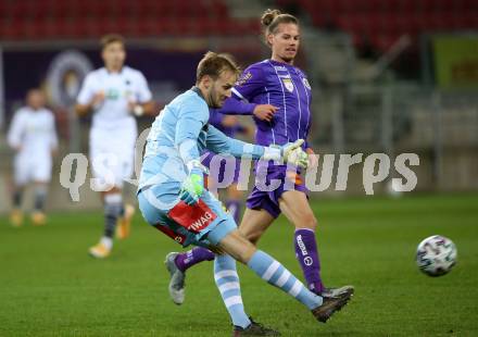 Fussball 2. Liga. SK Austria Klagenfurt gegen FC Wacker Innsbruck.  Patrick Greil (Klagenfurt), Marco Knaller (Innsbruck). Klagenfurt, am 20.11.2020.
Foto: Kuess
www.qspictures.net
---
pressefotos, pressefotografie, kuess, qs, qspictures, sport, bild, bilder, bilddatenbank