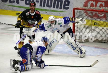 EBEL. Eishockey Bundesliga. VSV gegen spusu Vienna Capitals.  Stefan Bacher, Kristers Gudlevskis, (VSV), Colin Campbell  (Vienna). Villach, am 21.11.2020.
Foto: Kuess
www.qspictures.net
---
pressefotos, pressefotografie, kuess, qs, qspictures, sport, bild, bilder, bilddatenbank