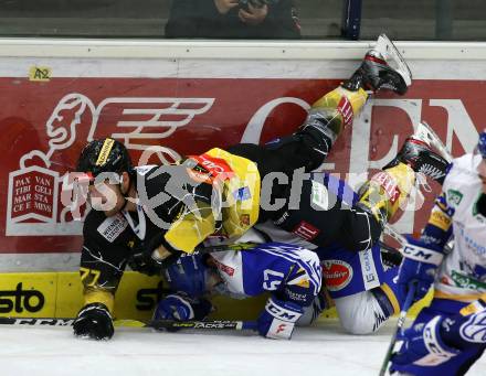 EBEL. Eishockey Bundesliga. VSV gegen spusu Vienna Capitals. Matt Mangene,  (VSV), Colin Campbell  (Vienna). Villach, am 21.11.2020.
Foto: Kuess
www.qspictures.net
---
pressefotos, pressefotografie, kuess, qs, qspictures, sport, bild, bilder, bilddatenbank