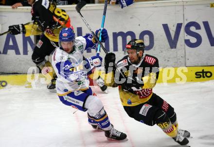 EBEL. Eishockey Bundesliga. VSV gegen spusu Vienna Capitals. Scott Kosmachuk,  (VSV), Nikolaus Hartl  (Vienna). Villach, am 21.11.2020.
Foto: Kuess
www.qspictures.net
---
pressefotos, pressefotografie, kuess, qs, qspictures, sport, bild, bilder, bilddatenbank