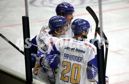 EBEL. Eishockey Bundesliga. VSV gegen spusu Vienna Capitals. Torjubel Benjamin Lanzinger, Nico Brunner, Chris Collins  (VSV). Villach, am 21.11.2020.
Foto: Kuess
www.qspictures.net
---
pressefotos, pressefotografie, kuess, qs, qspictures, sport, bild, bilder, bilddatenbank