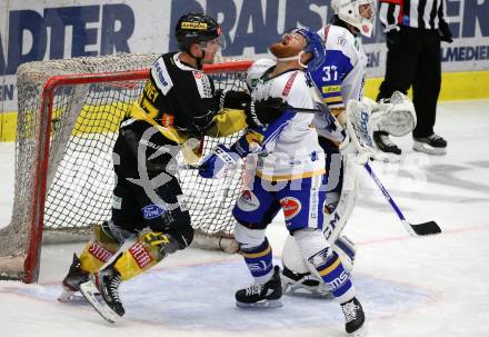 EBEL. Eishockey Bundesliga. VSV gegen spusu Vienna Capitals.  Jamie Fraser,  (VSV), Ty Loney (Vienna). Villach, am 21.11.2020.
Foto: Kuess
www.qspictures.net
---
pressefotos, pressefotografie, kuess, qs, qspictures, sport, bild, bilder, bilddatenbank