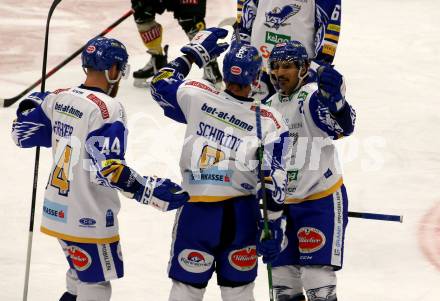 EBEL. Eishockey Bundesliga. VSV gegen spusu Vienna Capitals.  Torjubel Jamie Fraser, Kevin Schmidt, Sahir Gill (VSV). Villach, am 21.11.2020.
Foto: Kuess
www.qspictures.net
---
pressefotos, pressefotografie, kuess, qs, qspictures, sport, bild, bilder, bilddatenbank