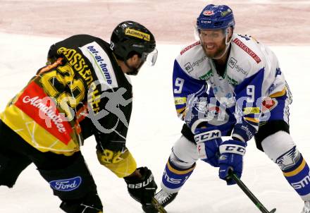 EBEL. Eishockey Bundesliga. VSV gegen spusu Vienna Capitals. Kevin Schmidt,  (VSV), Julian Grosslercher  (Vienna). Villach, am 21.11.2020.
Foto: Kuess
www.qspictures.net
---
pressefotos, pressefotografie, kuess, qs, qspictures, sport, bild, bilder, bilddatenbank