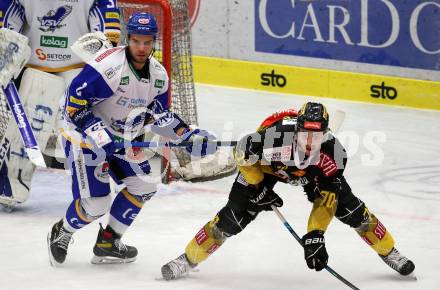 EBEL. Eishockey Bundesliga. VSV gegen spusu Vienna Capitals.  Sebastian Zauner,  (VSV), Benjamin Nissner (Vienna). Villach, am 21.11.2020.
Foto: Kuess
www.qspictures.net
---
pressefotos, pressefotografie, kuess, qs, qspictures, sport, bild, bilder, bilddatenbank