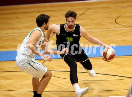 Basketball Zweite Liga 2020/2021. Grunddurchgang 8. Runde. KOS Celovec gegen Basket Flames. Daniel Gspandl (KOS Celovec), Ben Seipt (Basket Flames). Klagenfurt, am 22.11.2020.
Foto: Kuess
www.qspictures.net

---
pressefotos, pressefotografie, kuess, qs, qspictures, sport, bild, bilder, bilddatenbank