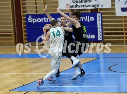 Basketball Zweite Liga 2020/2021. Grunddurchgang 8. Runde. KOS Celovec gegen Basket Flames. Lovro Fizuleto (KOS Celovec),  Ben Seipt, Stefan Obermann (Basket Flames). Klagenfurt, am 22.11.2020.
Foto: Kuess
www.qspictures.net

---
pressefotos, pressefotografie, kuess, qs, qspictures, sport, bild, bilder, bilddatenbank