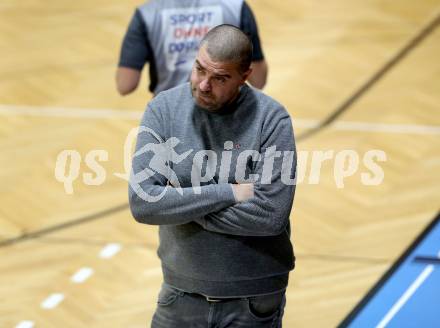Basketball Zweite Liga 2020/2021. Grunddurchgang 8. Runde. KOS Celovec gegen Basket Flames. Trainer Andrej Bozic (KOS Celovec). Klagenfurt, am 22.11.2020.
Foto: Kuess
www.qspictures.net

---
pressefotos, pressefotografie, kuess, qs, qspictures, sport, bild, bilder, bilddatenbank