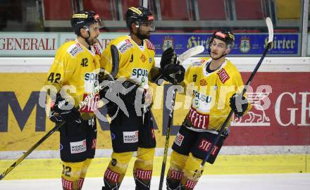 EBEL. Eishockey Bundesliga. KAC gegen	spusu Vienna Capitals.  Torjubel Alex Wall, Ali Wukovits, Fabio Artner  (Vienna). Klagenfurt, am 29.11.2020.
Foto: Kuess
www.qspictures.net

---
pressefotos, pressefotografie, kuess, qs, qspictures, sport, bild, bilder, bilddatenbank