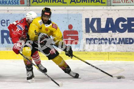 EBEL. Eishockey Bundesliga. KAC gegen	spusu Vienna Capitals. Lukas Haudum, (KAC), Ali Wukovits  (Vienna). Klagenfurt, am 29.11.2020.
Foto: Kuess
www.qspictures.net

---
pressefotos, pressefotografie, kuess, qs, qspictures, sport, bild, bilder, bilddatenbank