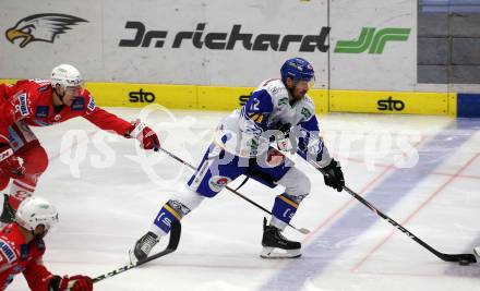 EBEL. Eishockey Bundesliga. VSV gegen KAC.  Michael Raffl,  (VSV), Nicholas Eric Petersen (KAC). Villach, am 1.12.2020.
Foto: Kuess
www.qspictures.net
---
pressefotos, pressefotografie, kuess, qs, qspictures, sport, bild, bilder, bilddatenbank