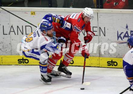 EBEL. Eishockey Bundesliga. VSV gegen KAC. Jamie Fraser,  (VSV), Nicholas Eric Petersen  (KAC). Villach, am 1.12.2020.
Foto: Kuess
www.qspictures.net
---
pressefotos, pressefotografie, kuess, qs, qspictures, sport, bild, bilder, bilddatenbank