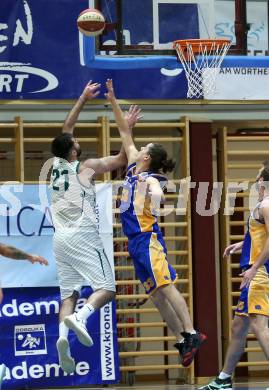 Basketball Zweite Liga 2020/2021. Grunddurchgang 10. Runde. KOS Celovec gegen BBU Salzburg. Marin Sliskovic (KOS Celovec), Jesus Diaz del Rio Foces   (BBU Salzburg). Klagenfurt, am 5.12.2020.
Foto: Kuess
www.qspictures.net

---
pressefotos, pressefotografie, kuess, qs, qspictures, sport, bild, bilder, bilddatenbank
