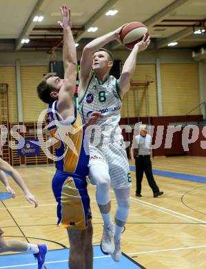 Basketball Zweite Liga 2020/2021. Grunddurchgang 10. Runde. KOS Celovec gegen BBU Salzburg.  Jernej Heine Andolsek (KOS Celovec), Luka Milovac  (BBU Salzburg). Klagenfurt, am 5.12.2020.
Foto: Kuess
www.qspictures.net

---
pressefotos, pressefotografie, kuess, qs, qspictures, sport, bild, bilder, bilddatenbank