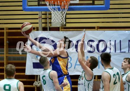 Basketball Zweite Liga 2020/2021. Grunddurchgang 10. Runde. KOS Celovec gegen BBU Salzburg. Jernej Heine Andolsek, Andi Smrtnik (KOS Celovec),  Guillermo SÃ¡nchez Daza  (BBU Salzburg). Klagenfurt, am 5.12.2020.
Foto: Kuess
www.qspictures.net

---
pressefotos, pressefotografie, kuess, qs, qspictures, sport, bild, bilder, bilddatenbank