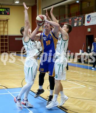 Basketball Zweite Liga 2020/2021. Grunddurchgang 10. Runde. KOS Celovec gegen BBU Salzburg. Lovro Fizuleto, Andi Smrtnik  (KOS Celovec), Guillermo SÃ¡nchez Daza  (BBU Salzburg). Klagenfurt, am 5.12.2020.
Foto: Kuess
www.qspictures.net

---
pressefotos, pressefotografie, kuess, qs, qspictures, sport, bild, bilder, bilddatenbank