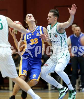 Basketball Zweite Liga 2020/2021. Grunddurchgang 10. Runde. KOS Celovec gegen BBU Salzburg. Anze Kos (KOS Celovec), Jesus Diaz del Rio Foces  (BBU Salzburg). Klagenfurt, am 5.12.2020.
Foto: Kuess
www.qspictures.net

---
pressefotos, pressefotografie, kuess, qs, qspictures, sport, bild, bilder, bilddatenbank