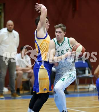 Basketball Zweite Liga 2020/2021. Grunddurchgang 10. Runde. KOS Celovec gegen BBU Salzburg. Lovro Fizuleto (KOS Celovec), Guillermo SÃ¡nchez Daza  (BBU Salzburg). Klagenfurt, am 5.12.2020.
Foto: Kuess
www.qspictures.net

---
pressefotos, pressefotografie, kuess, qs, qspictures, sport, bild, bilder, bilddatenbank