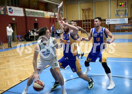 Basketball Zweite Liga 2020/2021. Grunddurchgang 10. Runde. KOS Celovec gegen BBU Salzburg. Andi Smrtnik (KOS Celovec), Marko Rakic , Luka Milovac  (BBU Salzburg). Klagenfurt, am 5.12.2020.
Foto: Kuess
www.qspictures.net

---
pressefotos, pressefotografie, kuess, qs, qspictures, sport, bild, bilder, bilddatenbank