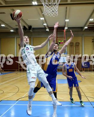 Basketball Zweite Liga 2020/2021. Grunddurchgang 10. Runde. KOS Celovec gegen BBU Salzburg. Jernej Heine Andolsek (KOS Celovec), Marko Rakic  (BBU Salzburg). Klagenfurt, am 5.12.2020.
Foto: Kuess
www.qspictures.net

---
pressefotos, pressefotografie, kuess, qs, qspictures, sport, bild, bilder, bilddatenbank