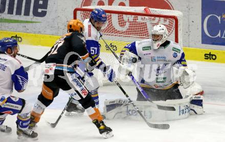 EBEL. Eishockey Bundesliga. VSV gegen Black Wings LINZ 1992.  Matt Mangene, Kristers Gudlevskis,  (VSV), Andreas Kristler (Linz). Villach, am 6.12.2020.
Foto: Kuess
www.qspictures.net
---
pressefotos, pressefotografie, kuess, qs, qspictures, sport, bild, bilder, bilddatenbank