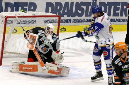 EBEL. Eishockey Bundesliga. VSV gegen Black Wings LINZ 1992. Jordan Caron,  (VSV), David Kickert  (Linz). Villach, am 6.12.2020.
Foto: Kuess
www.qspictures.net
---
pressefotos, pressefotografie, kuess, qs, qspictures, sport, bild, bilder, bilddatenbank