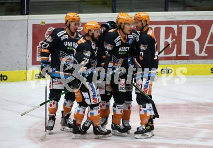 EBEL. Eishockey Bundesliga. VSV gegen Black Wings LINZ 1992.  Torjubel Moritz Matzka, Brian Lebler, Dragan Umicevic, Marc-Andre Dorion, Will Pelletier  (Linz). Villach, am 6.12.2020.
Foto: Kuess
www.qspictures.net
---
pressefotos, pressefotografie, kuess, qs, qspictures, sport, bild, bilder, bilddatenbank