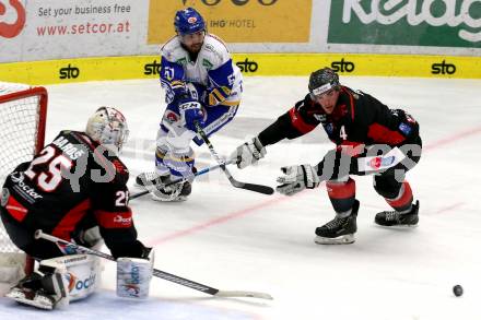 EBEL. Eishockey Bundesliga. VSV gegen Bratislava Capitals.  Matt Mangene,  (VSV), Samuel Baros, Matthew Nicholas Finn (Bratislava). Villach, am 8.12.2020.
Foto: Kuess
www.qspictures.net
---
pressefotos, pressefotografie, kuess, qs, qspictures, sport, bild, bilder, bilddatenbank