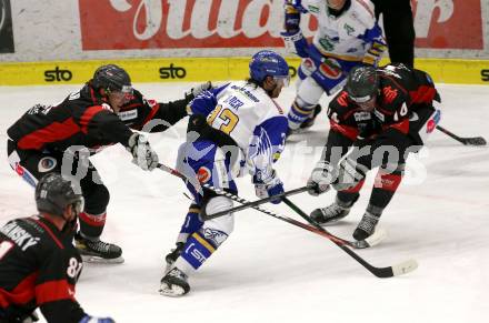 EBEL. Eishockey Bundesliga. VSV gegen Bratislava Capitals.  Martin Ulmer,  (VSV), David Boldizar, Ladislav Romancik (Bratislava). Villach, am 8.12.2020.
Foto: Kuess
www.qspictures.net
---
pressefotos, pressefotografie, kuess, qs, qspictures, sport, bild, bilder, bilddatenbank
