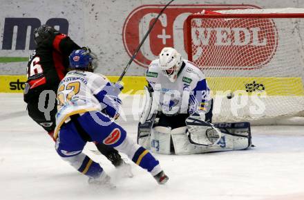 EBEL. Eishockey Bundesliga. VSV gegen Bratislava Capitals.  Patrick Bjorkstrand, Alexander Schmidt, (VSV), Mitchell Hults  (Bratislava). Villach, am 8.12.2020.
Foto: Kuess
www.qspictures.net
---
pressefotos, pressefotografie, kuess, qs, qspictures, sport, bild, bilder, bilddatenbank