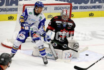 EBEL. Eishockey Bundesliga. VSV gegen Bratislava Capitals.  Sahir Gill,  (VSV),  Samuel Baros (Bratislava). Villach, am 8.12.2020.
Foto: Kuess
www.qspictures.net
---
pressefotos, pressefotografie, kuess, qs, qspictures, sport, bild, bilder, bilddatenbank