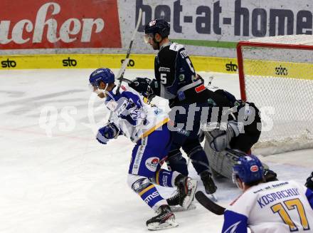 EBEL. Eishockey Bundesliga. VSV gegen Hydro Fehervar AV 19.  Sahir Gill,  (VSV), Bence Stipsicz (Alba Volan). Villach, am 10.12.2020.
Foto: Kuess
www.qspictures.net
---
pressefotos, pressefotografie, kuess, qs, qspictures, sport, bild, bilder, bilddatenbank