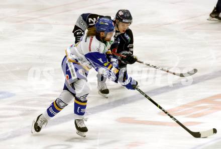 EBEL. Eishockey Bundesliga. VSV gegen Hydro Fehervar AV 19. Christof Wappis,   (VSV), Bence Szabo (Alba Volan). Villach, am 10.12.2020.
Foto: Kuess
www.qspictures.net
---
pressefotos, pressefotografie, kuess, qs, qspictures, sport, bild, bilder, bilddatenbank