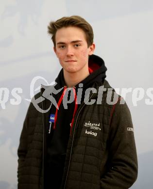 Kaernten Sport. Package Uebergabe. Lukas Pullnig (Leichtathletik). KLagenfurt, am 10.12.2020.
Foto: Kuess
---
pressefotos, pressefotografie, kuess, qs, qspictures, sport, bild, bilder, bilddatenbank